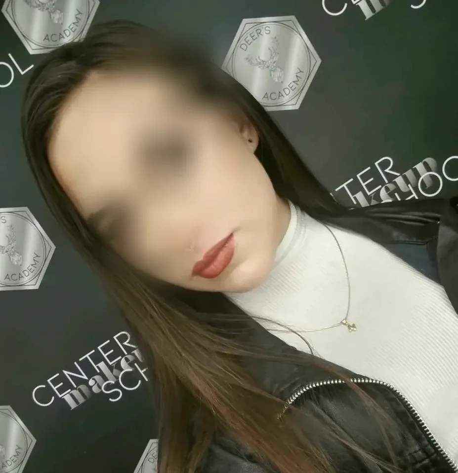Bernadette, 25
