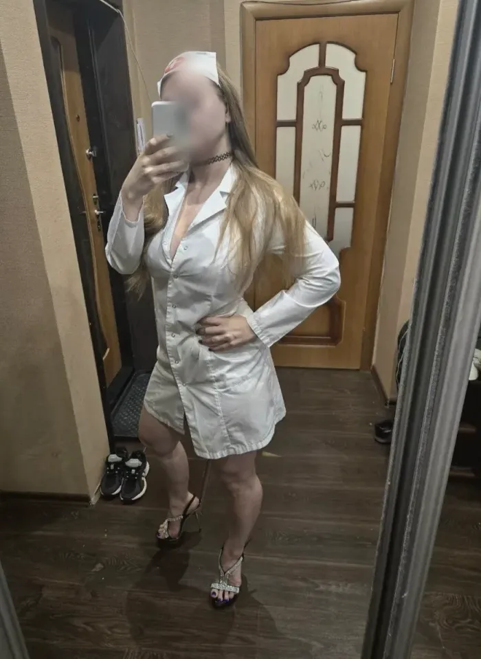 Emily, 29