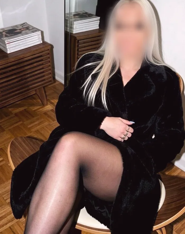 Hanna, 34