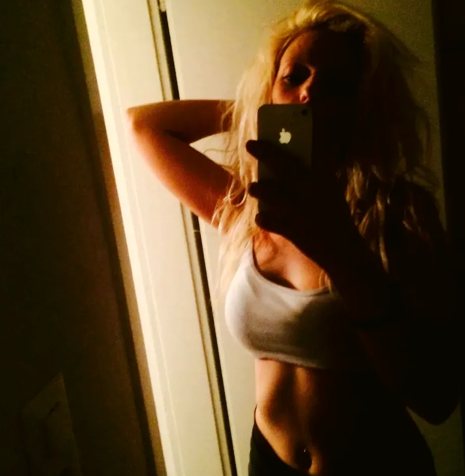 Katrin, 33