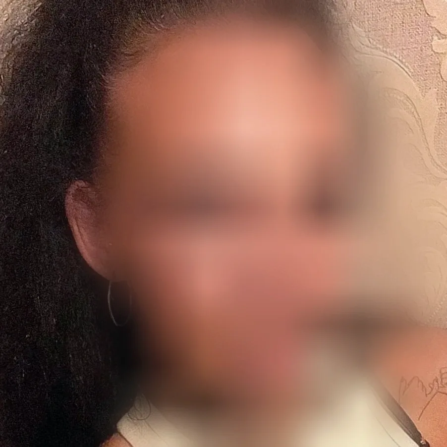 Laura, 38