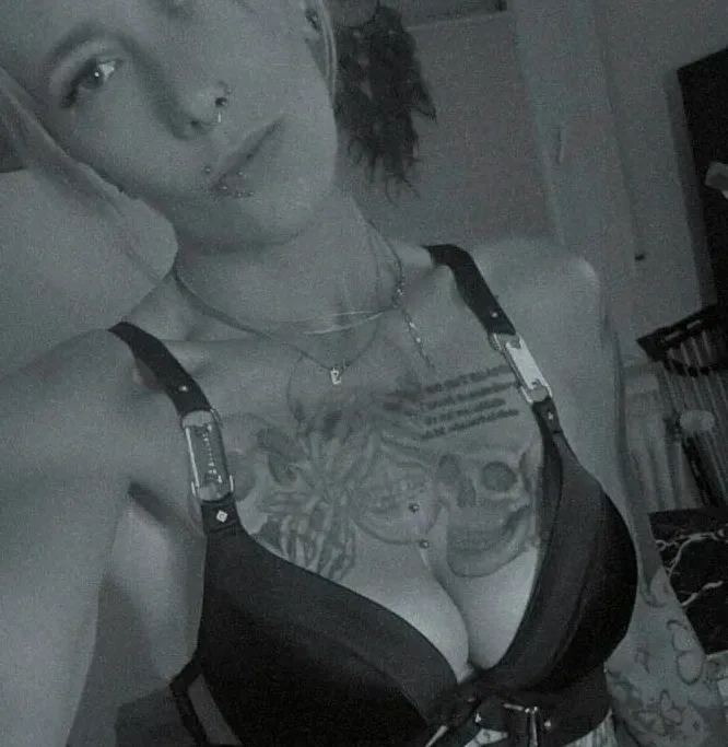 Melanie, 32