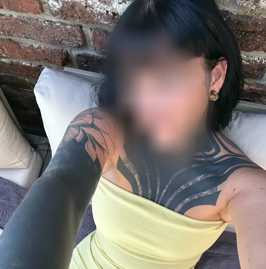 Nicole, 35