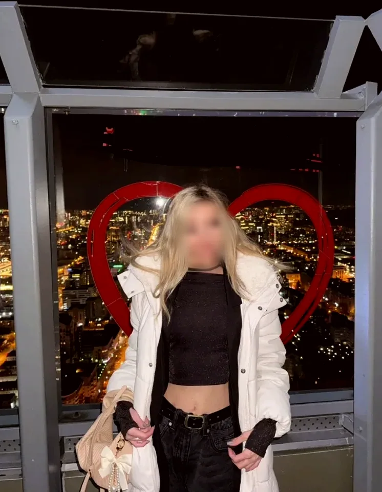 Sandra, 34