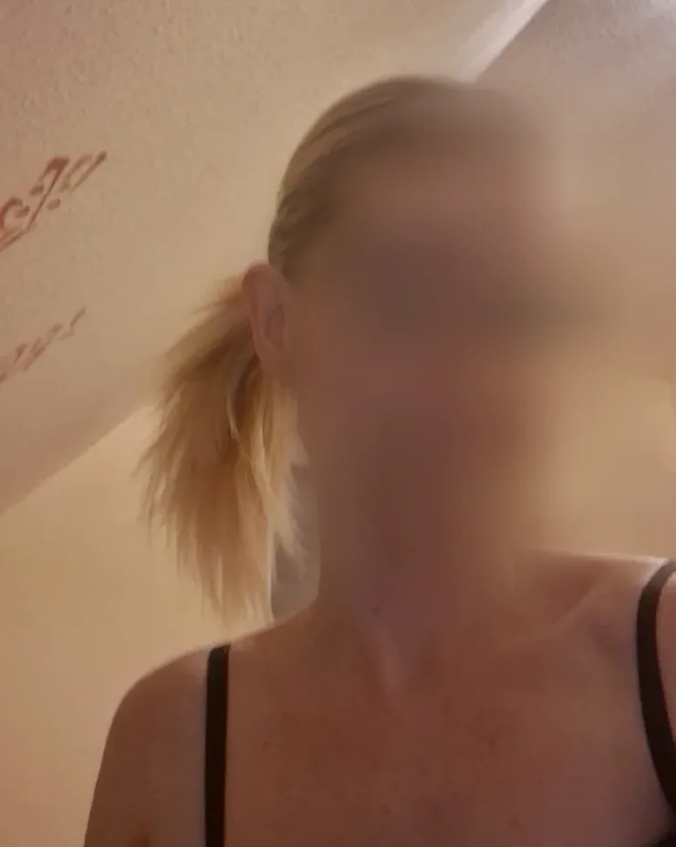 Tanja, 28